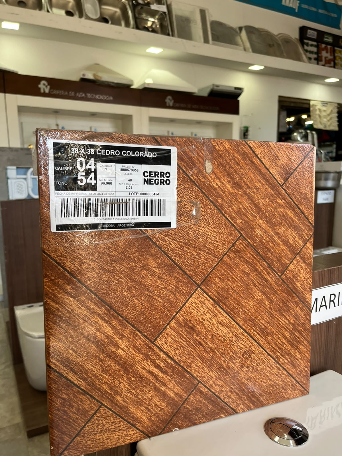 Muestra de cerámico símil madera